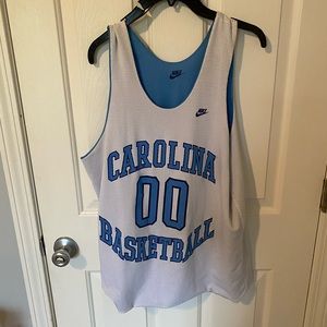Vintage Nike UNC jersey size L.